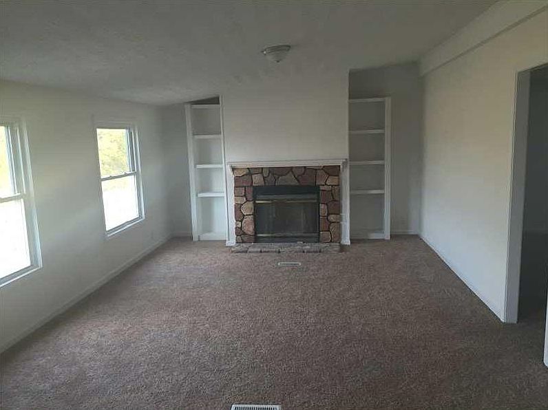 2nd image of 22 N Leitzman Rd