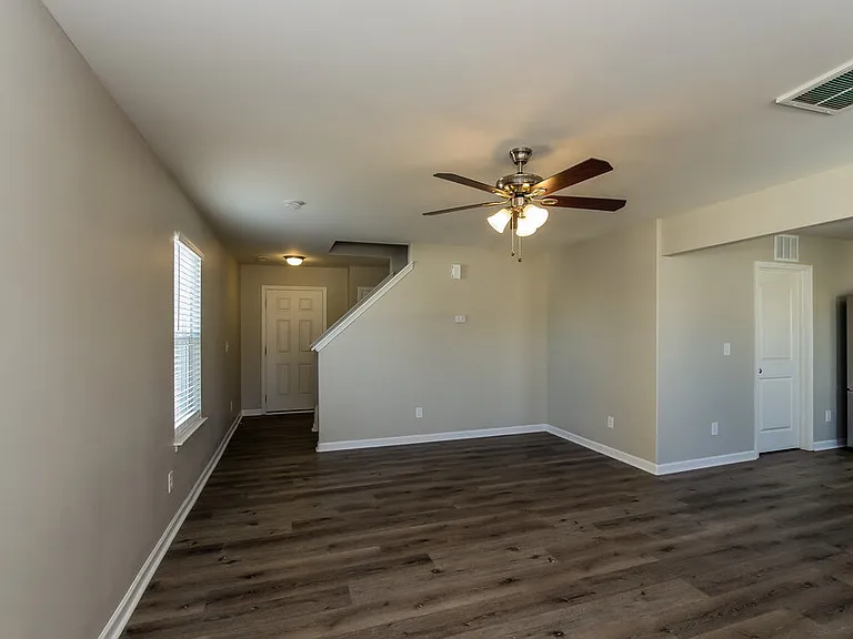 913 Cassidy Dr — Photo 6
