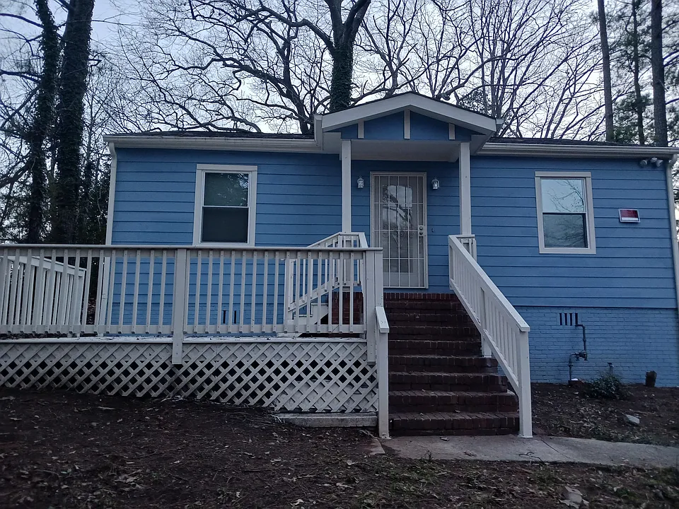 2053 Perkerson Rd SW