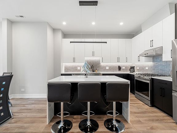 4th image of 1606 S Ashland Ave #408