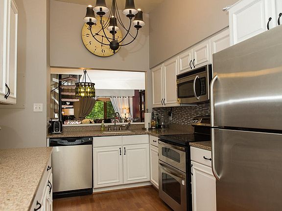 5th image of 15 Pickering Ct APT 201