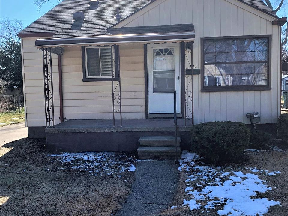 1st image of 744 E Bernhard Ave