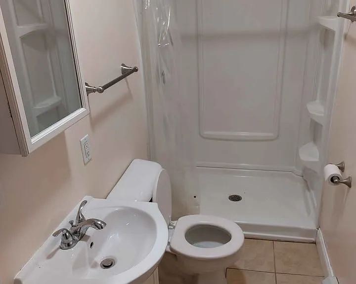 522 Parker St — Photo 3