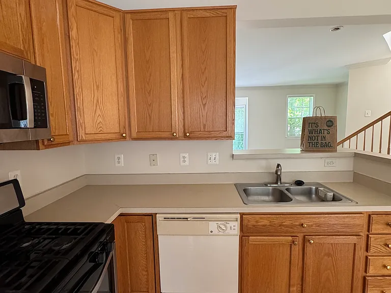 1244 Corbett Pl — Photo 40