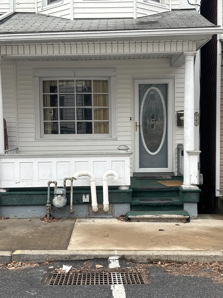 2 S Vine St photo 1