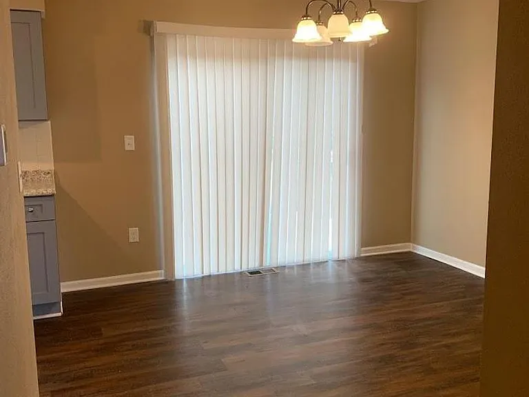 Devling Place Apartments — Photo 13