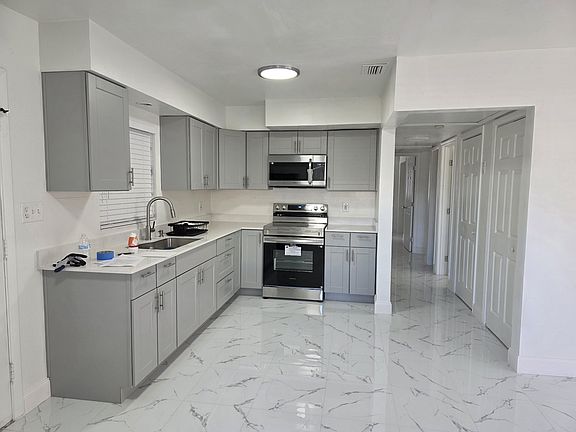 5th image of 2021 Beecher St #1