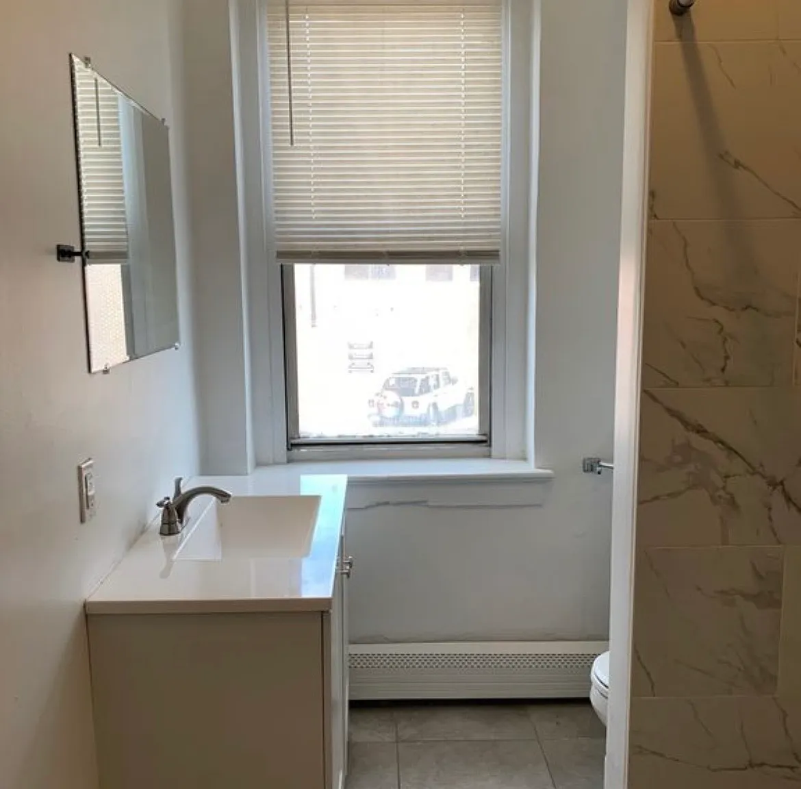 4 bed, 1000 sqft, $2,995 — Photo 4