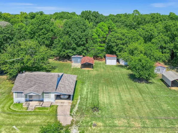 631 E South St, Whitesboro, TX 76273
