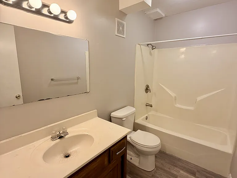 505 Sycamore St — Photo 7