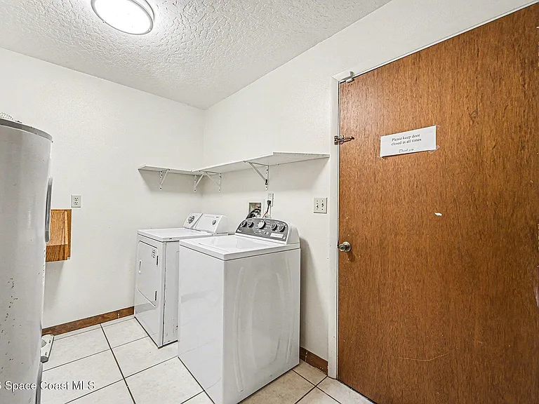 525 N Burnett Rd — Photo 12