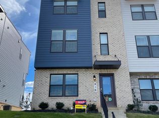 816 Creekway Dr, Frederick, MD 21701