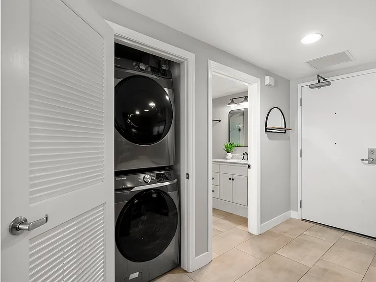 875 G St #202 — Photo 14