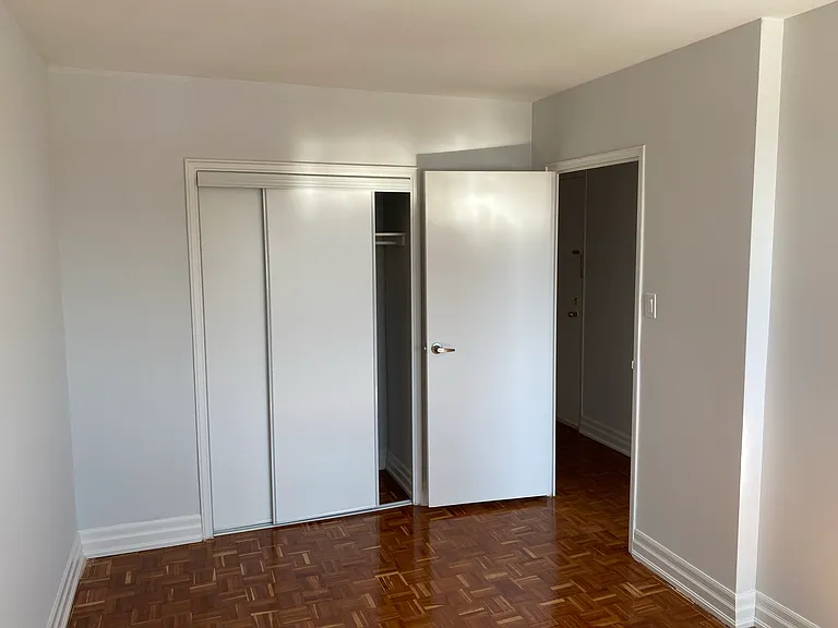 35 Raylawn Cres — Photo 11
