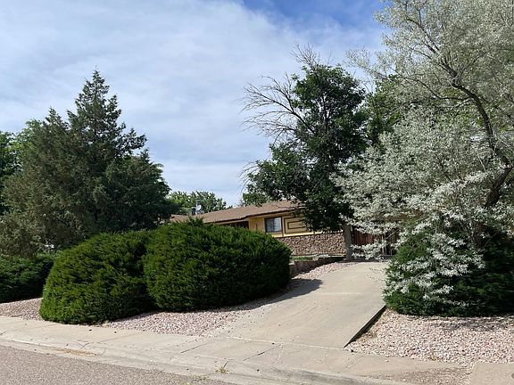 5th image of 4224 Blueflax Dr