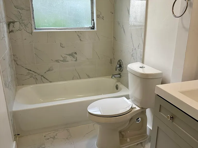 23099 Barwood Ln N #109 — Photo 7