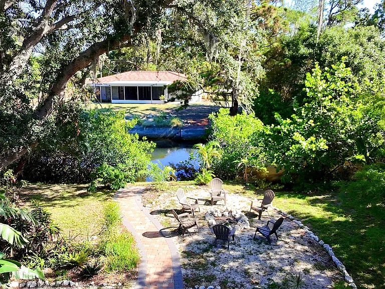 Frances St — Photo 11