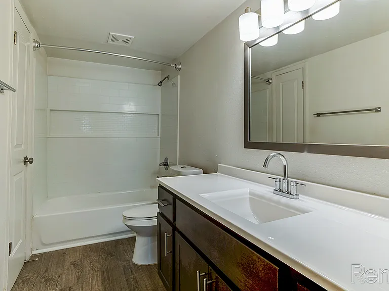 Elevate at 604 West — Photo 13