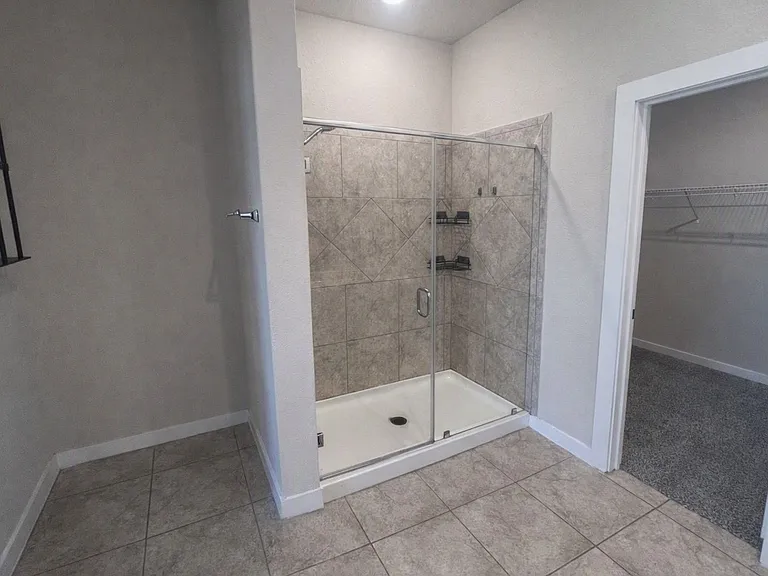 3237 Hyacinth — Photo 20