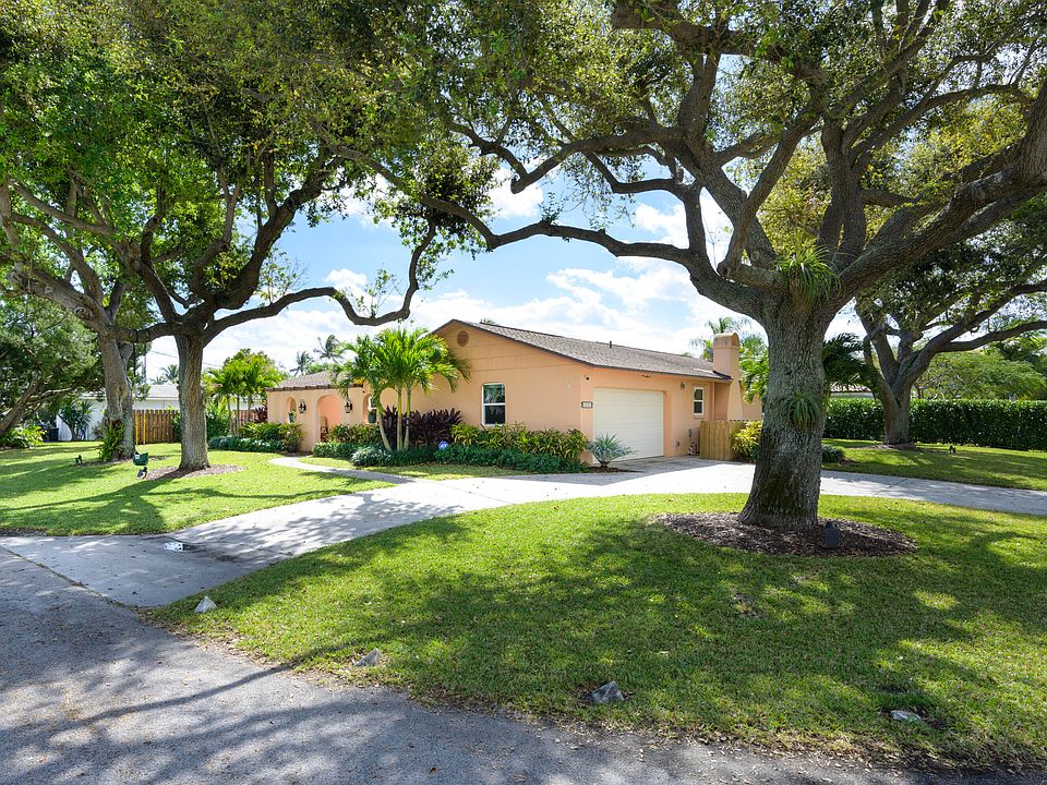 1st image of 8230 Pine Tree Lane