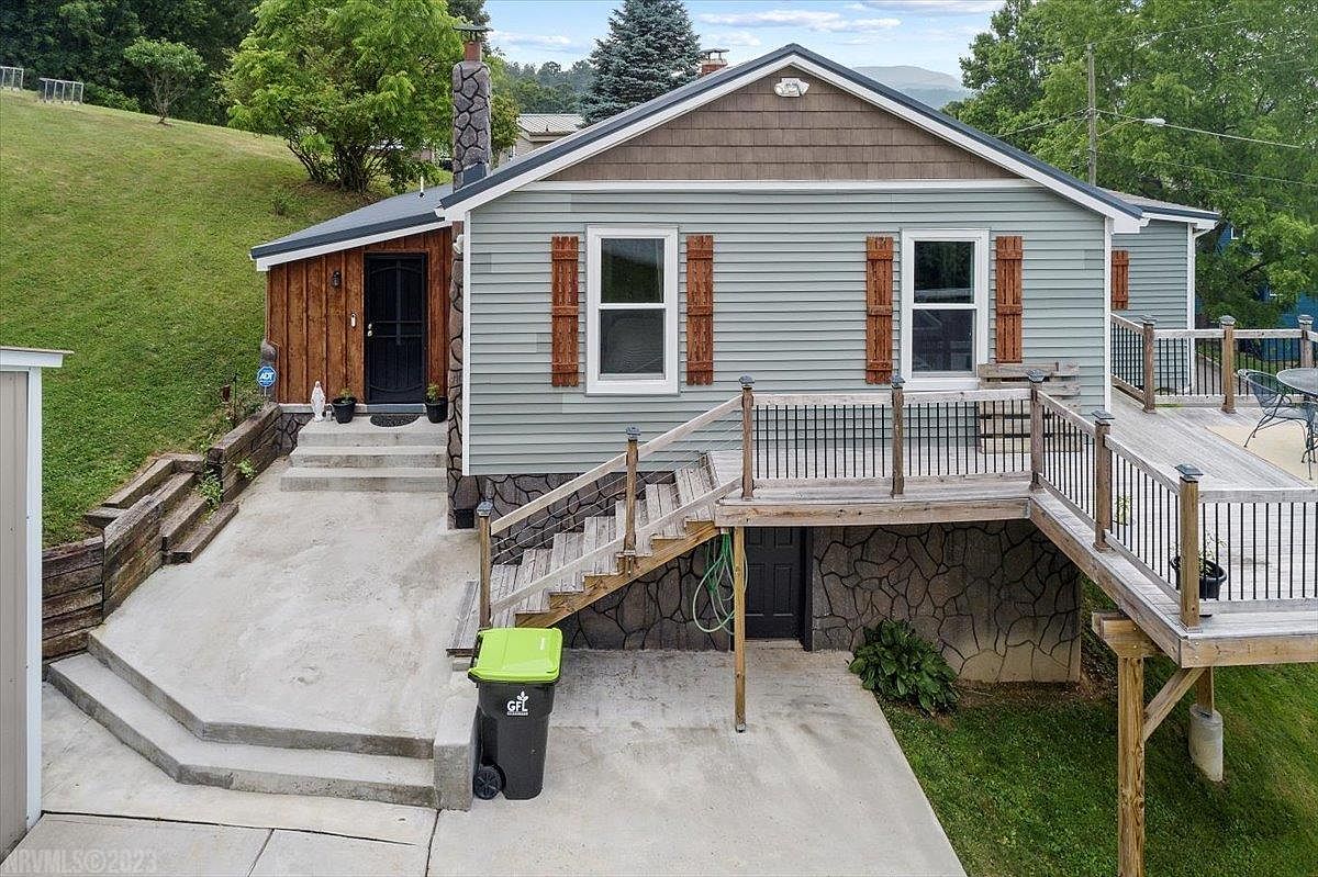 534 Bunts St, Pulaski, VA 24301 MLS 418502 Zillow