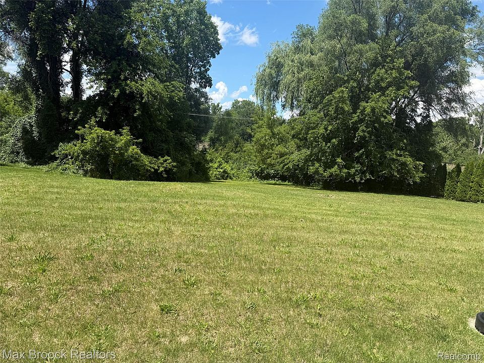 1st image of 3061 Auburn Rd