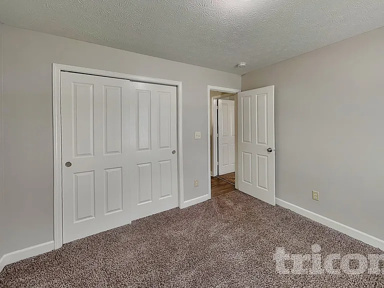 12758 Sovereign Ln — Photo 10