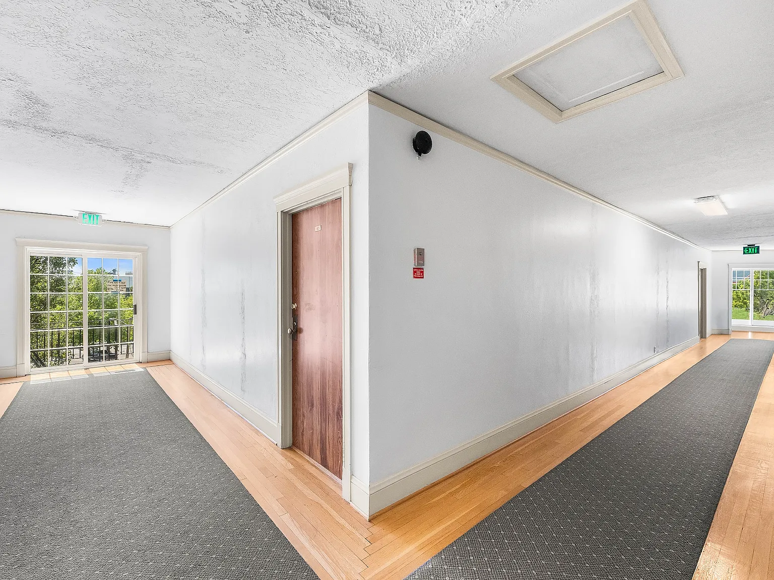 Paramount Apartments — Photo 3