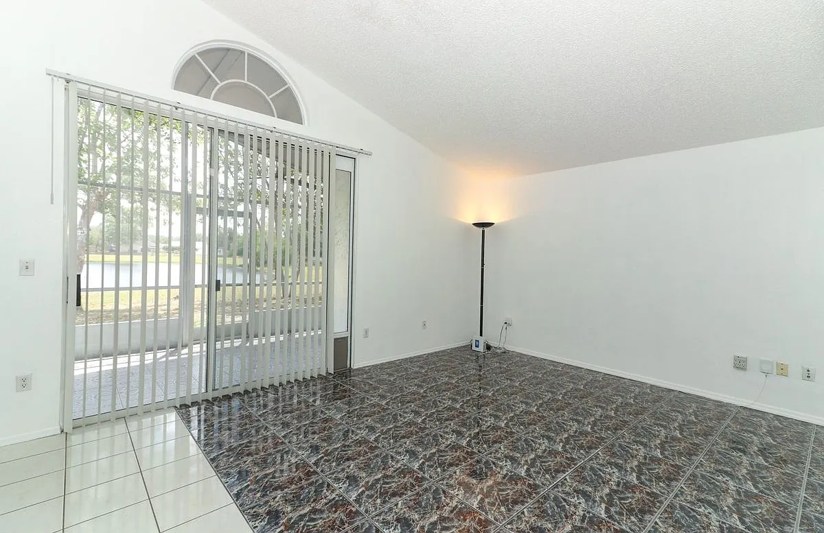 3 bed, 2.0 bath, 1511 sqft, $2,850 — Photo 3