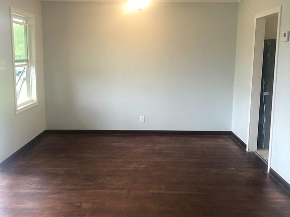 3rd image of 2888 61st St