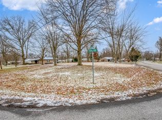 200 Moreland Dr, Canfield, OH 44406