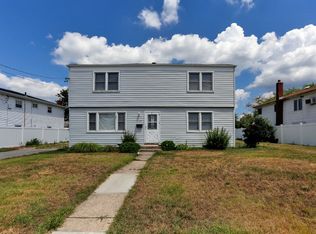 23 Sheridan Rd, Babylon, NY 11702