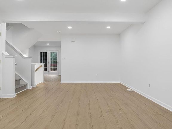 5th image of 9063 Falcon Glen Ct
