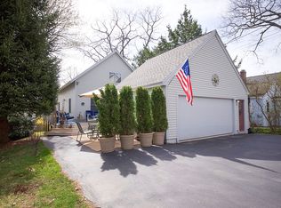 11 Mill Pond Ln, Hampton, NH 03842
