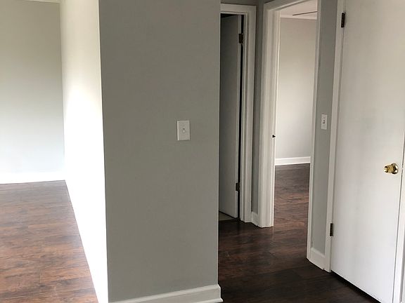 4th image of 218 S Pine Ave