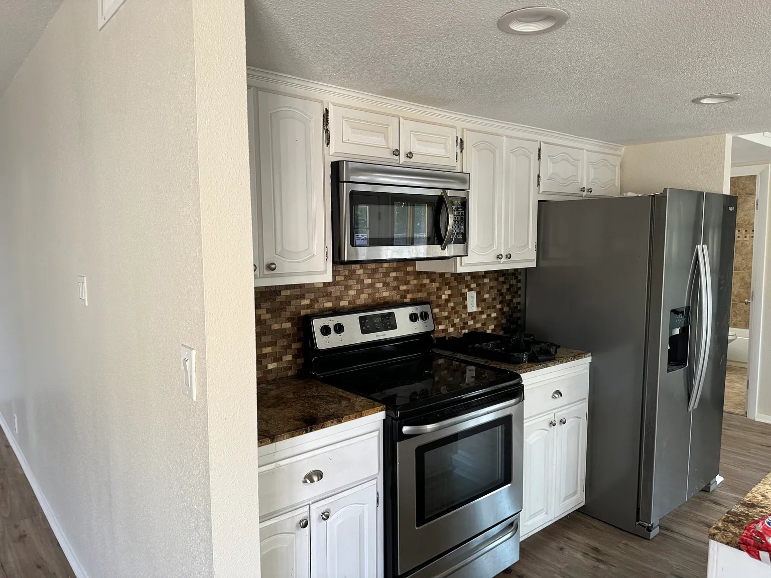 3 bed, 1500 sqft, $2,995 — Photo 3