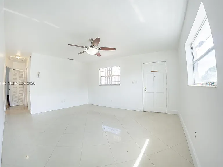 344 SW 1st St #6 — Photo 6