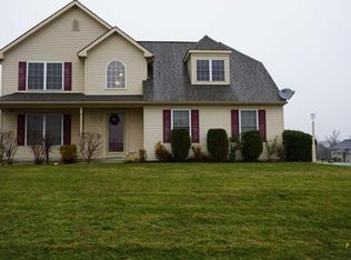 205 Payne Dr, Mount Wolf, PA 17347