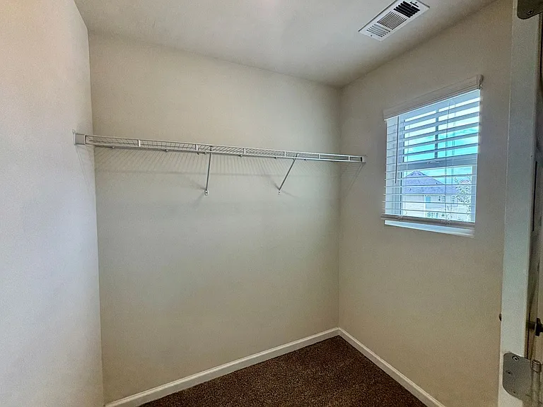 629 Carlton Pointe Dr — Photo 9