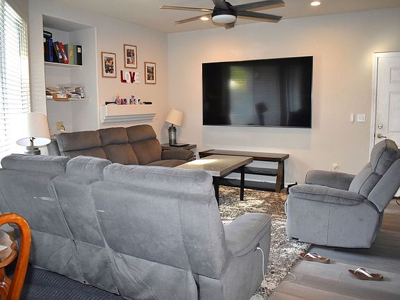 3rd image of 5201 Laguna Oaks Dr Unit 127
