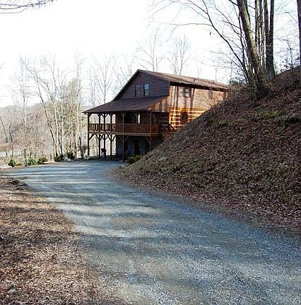 3rd image of 567 Willow Mountain Dr
