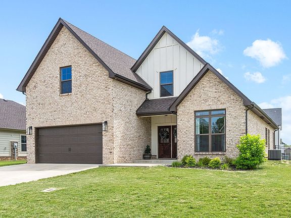 3rd image of 831 Jersey Dr