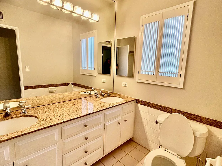 16972 Oak View Dr — Photo 12