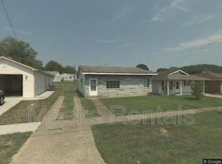 214 Lakeview Dr, Hurricane, WV 25526