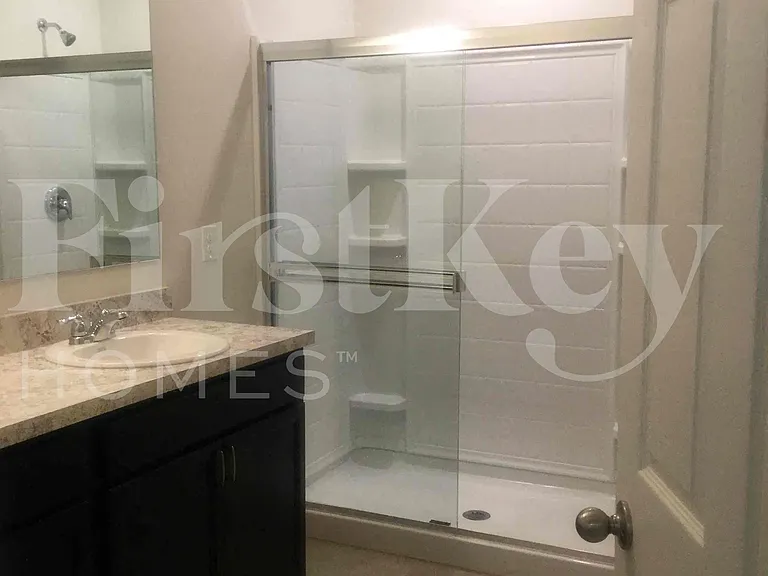 407 SW Lakehurst Dr — Photo 15