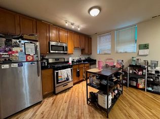 1702 W Greenleaf Ave #G, Chicago, IL 60626