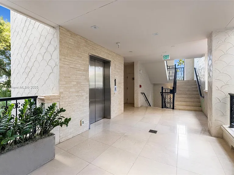 4924 Fisher Island Dr #4924 — Photo 46