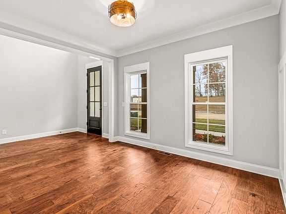 3rd image of 16 Whitewood Farm Lot 16