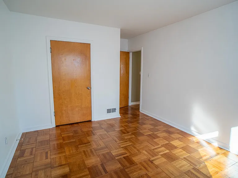 1014 W Springfield Ave — Photo 17