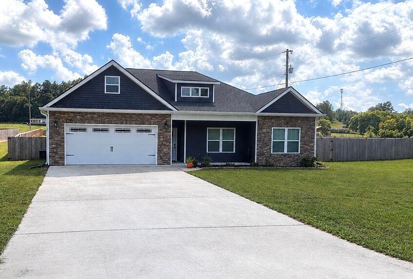1st image of 3323 Saunders Rd